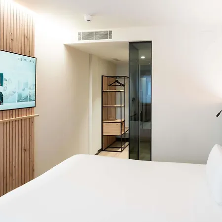 Отель Ibis Styles Сантандер